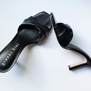 GIANI BINI BLACK TWISTED BAND MULES